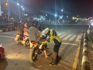 Ditlantas Polda Sultra Kepung Jalanan Kendari, Sikat Balap Liar dan Knalpot Brong!