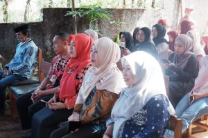 Garnizun Gowa dan Camat Tinggimoncong Pasok Al-Qur’an ke SDI Parangbugisi