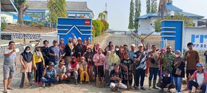 Atasi Drainase Tersumbat hingga Sistem Kerjasama Sampah Baru, Kelurahan Mandonga Gelar Aksi Gotong Royong dan Rapat Darurat